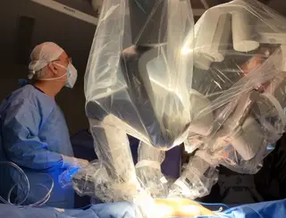 Paciente de 49 anos é submetido em Curitiba à primeira cirurgia de coração com robô do Sul do país