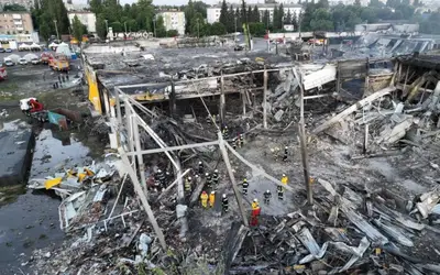 Ataque a shopping na Ucrânia deixa ao menos 18 mortos, e Rússia nega autoria
